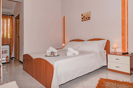 B&B Kamarina Land