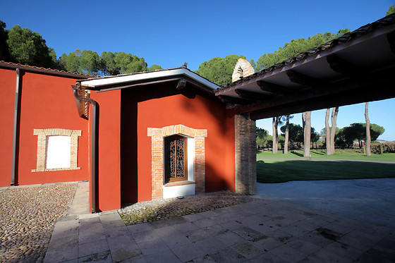 BODEGA FINCA VILLACRECES & BODEGA IZADI - photo 23