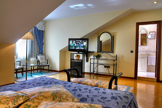HOTEL EL CARMEN - photo 10