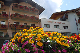 Family Hotel La Perla