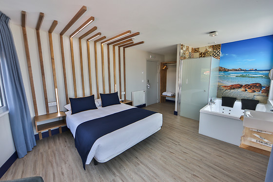 HOTEL PLAYA DE CAMARIÑAS - photo 4