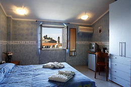 Hotel Food & Drink