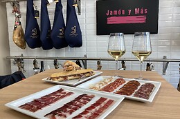 Jamon Y Mas